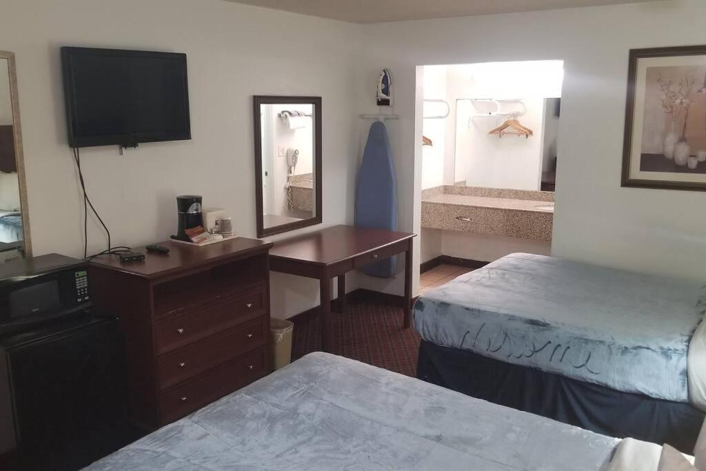 Hotel 2 Queen Beds Hotel Room 222 Wi-Fi Hot Tub Booking Stillwater Exteriér fotografie