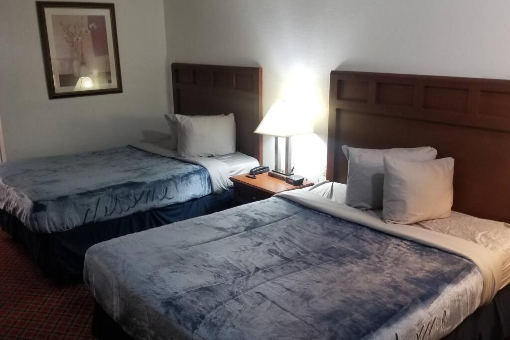 Hotel 2 Queen Beds Hotel Room 222 Wi-Fi Hot Tub Booking Stillwater Exteriér fotografie